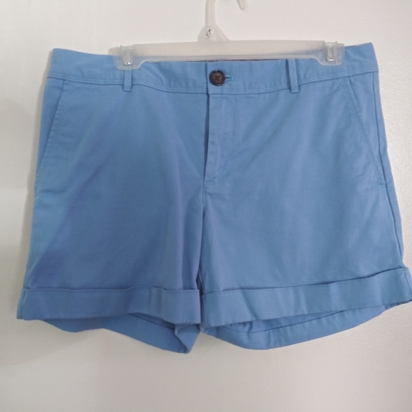 *3 for $15*Banana Republic City Chino shorts